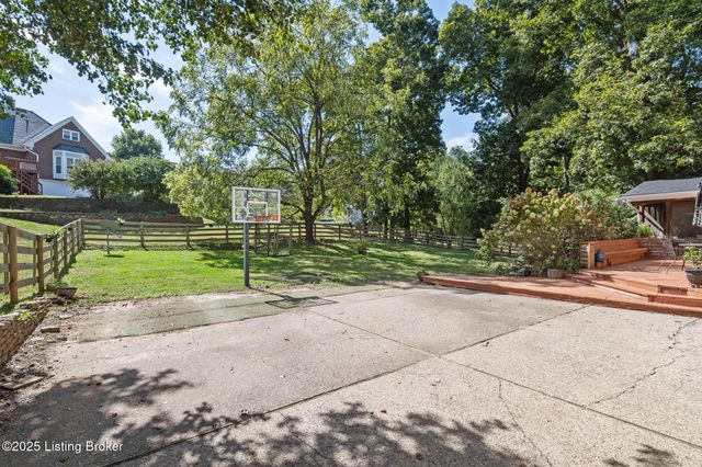 3504 Trail Ridge Rd, Louisville, KY 40241