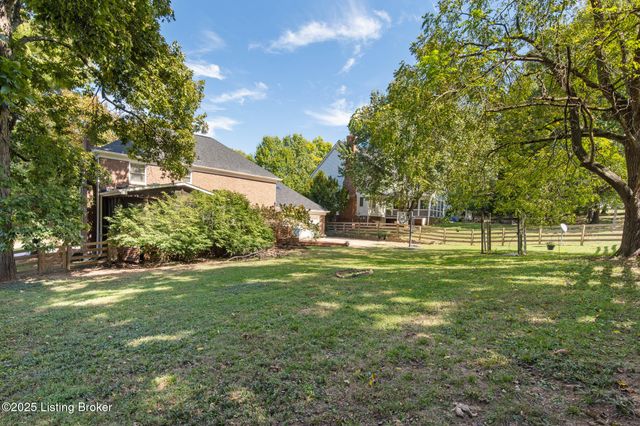 3504 Trail Ridge Rd, Louisville, KY 40241