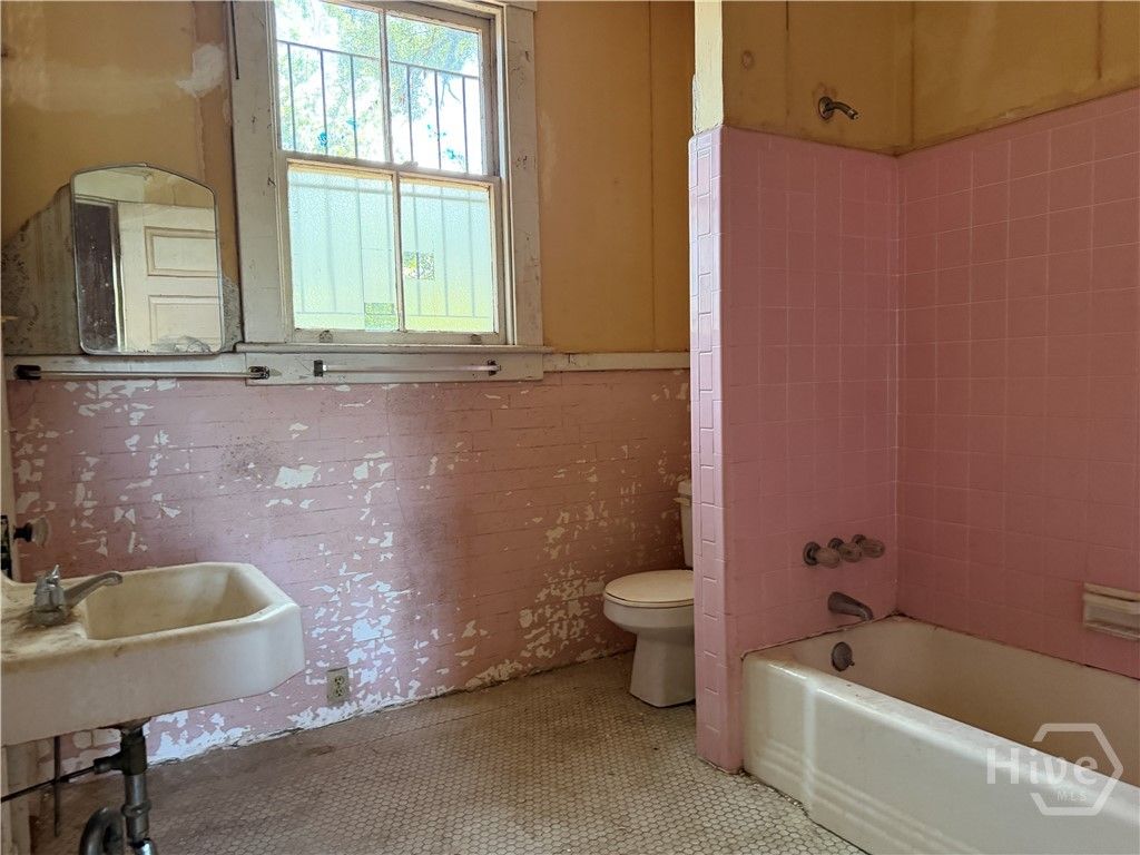 Image 15 of property listing at 641 E 39th Street, Savannah, GA 31401
