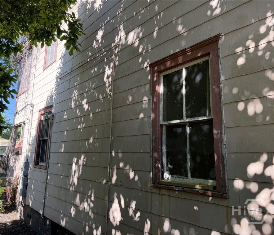 Image 3 of property listing at 641 E 39th Street, Savannah, GA 31401