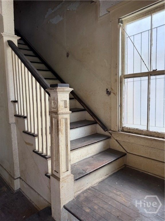 Image 5 of property listing at 641 E 39th Street, Savannah, GA 31401