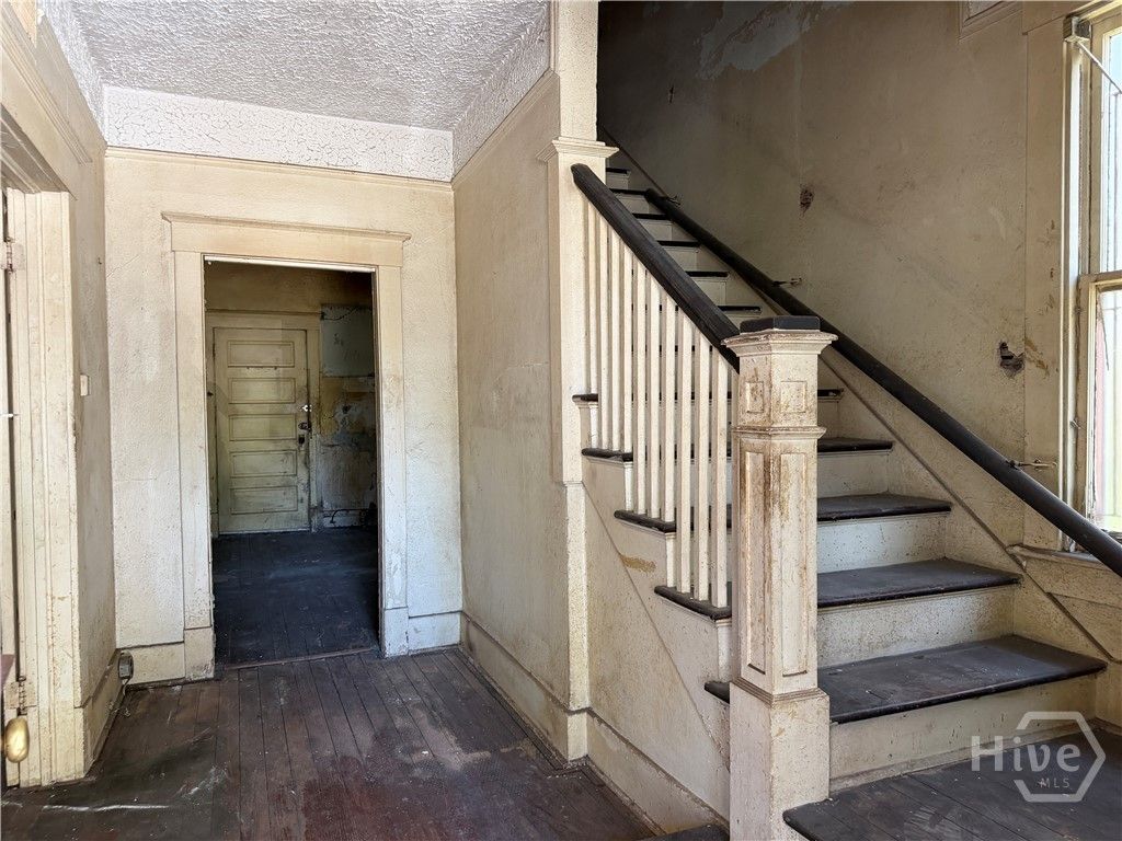 Image 6 of property listing at 641 E 39th Street, Savannah, GA 31401