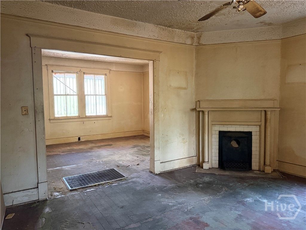Image 8 of property listing at 641 E 39th Street, Savannah, GA 31401