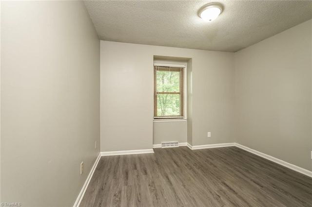 4290 Mashie Drive, Pfafftown, NC 27040