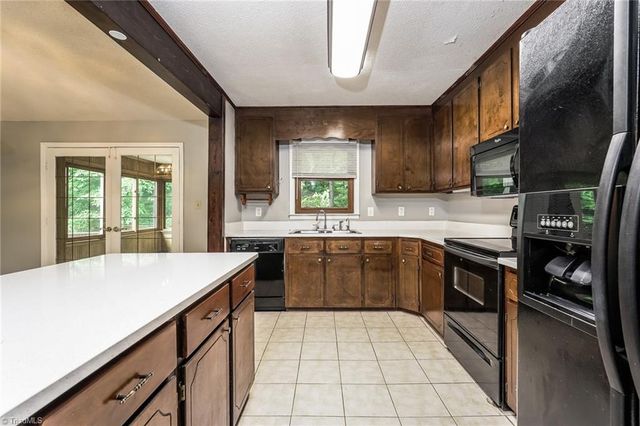 4290 Mashie Drive, Pfafftown, NC 27040