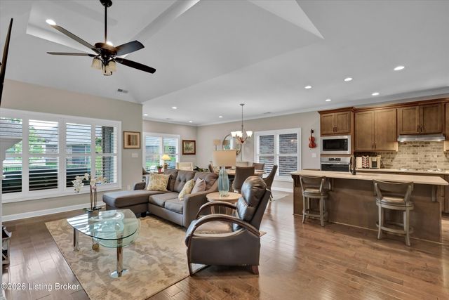 9329 Cross Meadows Cir, Louisville, KY 40291