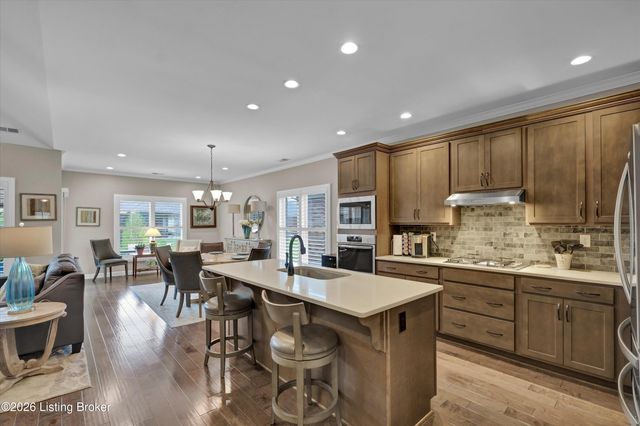 9329 Cross Meadows Cir, Louisville, KY 40291