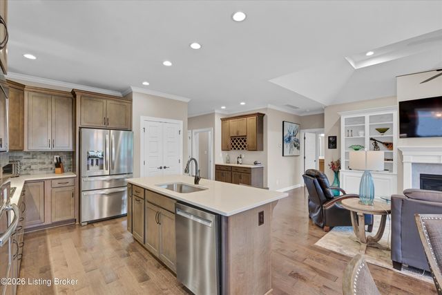 9329 Cross Meadows Cir, Louisville, KY 40291