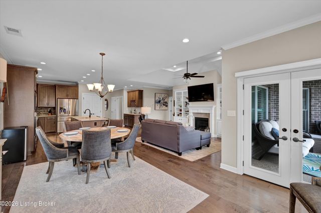 9329 Cross Meadows Cir, Louisville, KY 40291