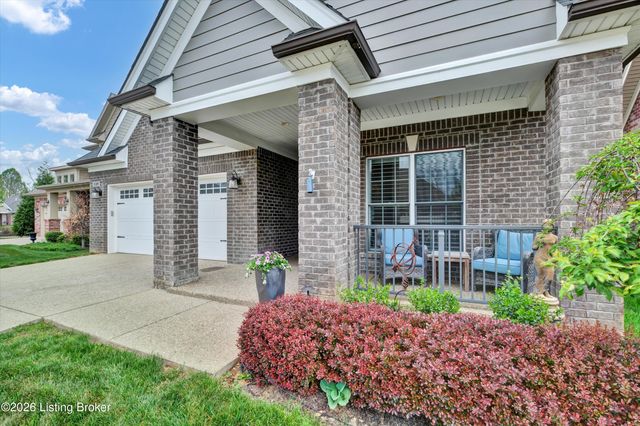 9329 Cross Meadows Cir, Louisville, KY 40291