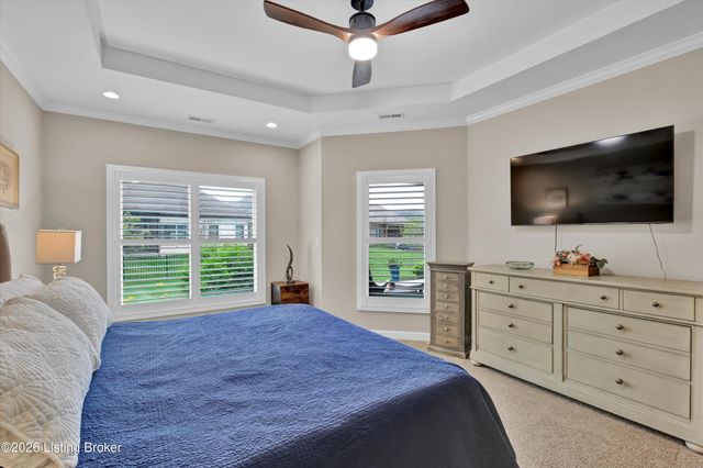 9329 Cross Meadows Cir, Louisville, KY 40291