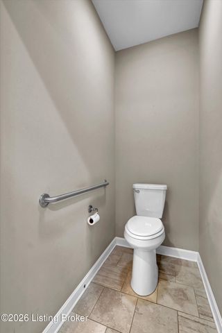 9329 Cross Meadows Cir, Louisville, KY 40291