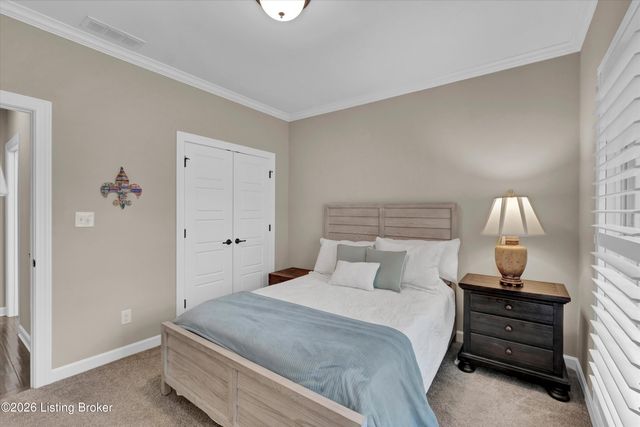 9329 Cross Meadows Cir, Louisville, KY 40291