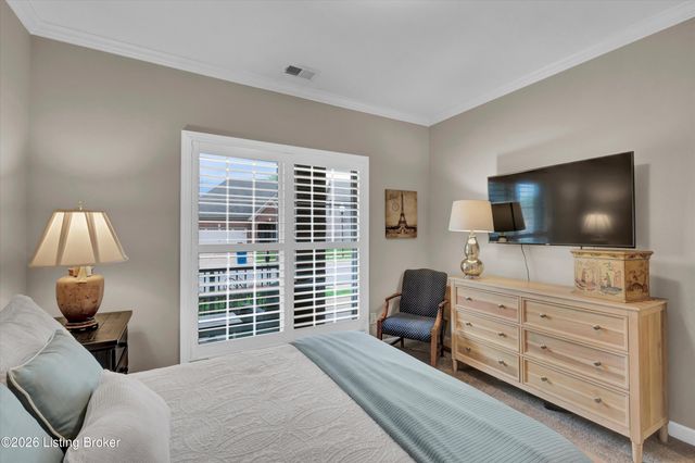 9329 Cross Meadows Cir, Louisville, KY 40291