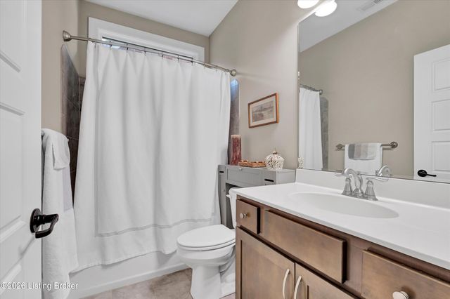 9329 Cross Meadows Cir, Louisville, KY 40291