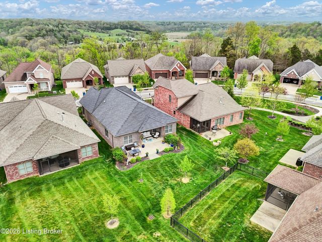 9329 Cross Meadows Cir, Louisville, KY 40291