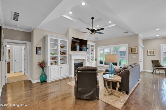 9329 Cross Meadows Cir, Louisville, KY 40291