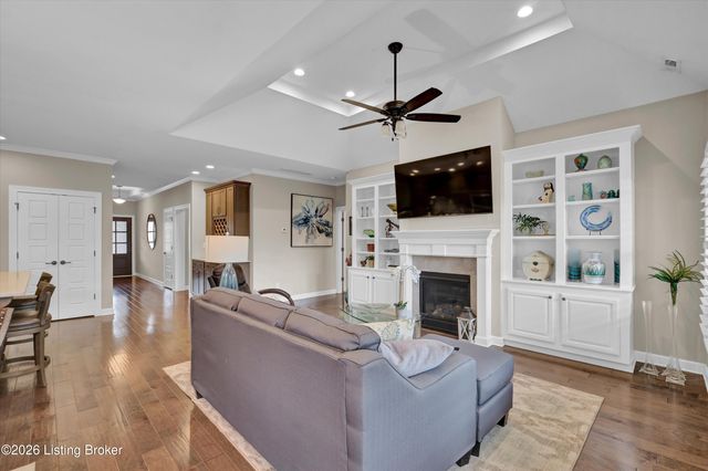 9329 Cross Meadows Cir, Louisville, KY 40291