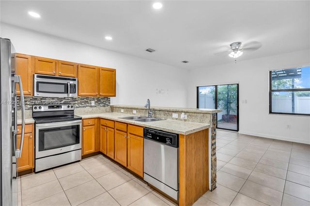 3549 W 89th Pl 3549, Hialeah, FL 33018