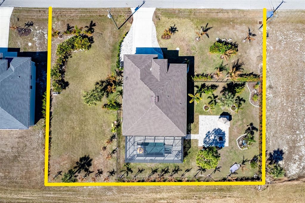 Image 1 of property listing at 151 LIME TREE PARK, Rotonda West, FL 33947