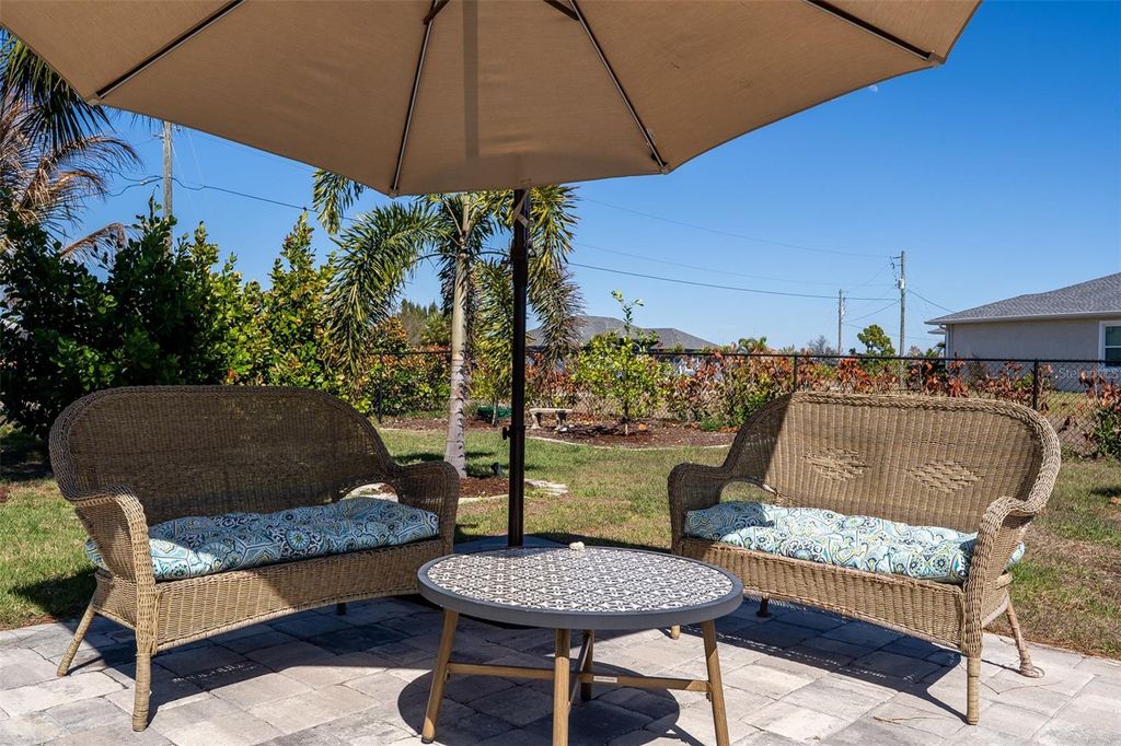 Image 11 of property listing at 151 LIME TREE PARK, Rotonda West, FL 33947