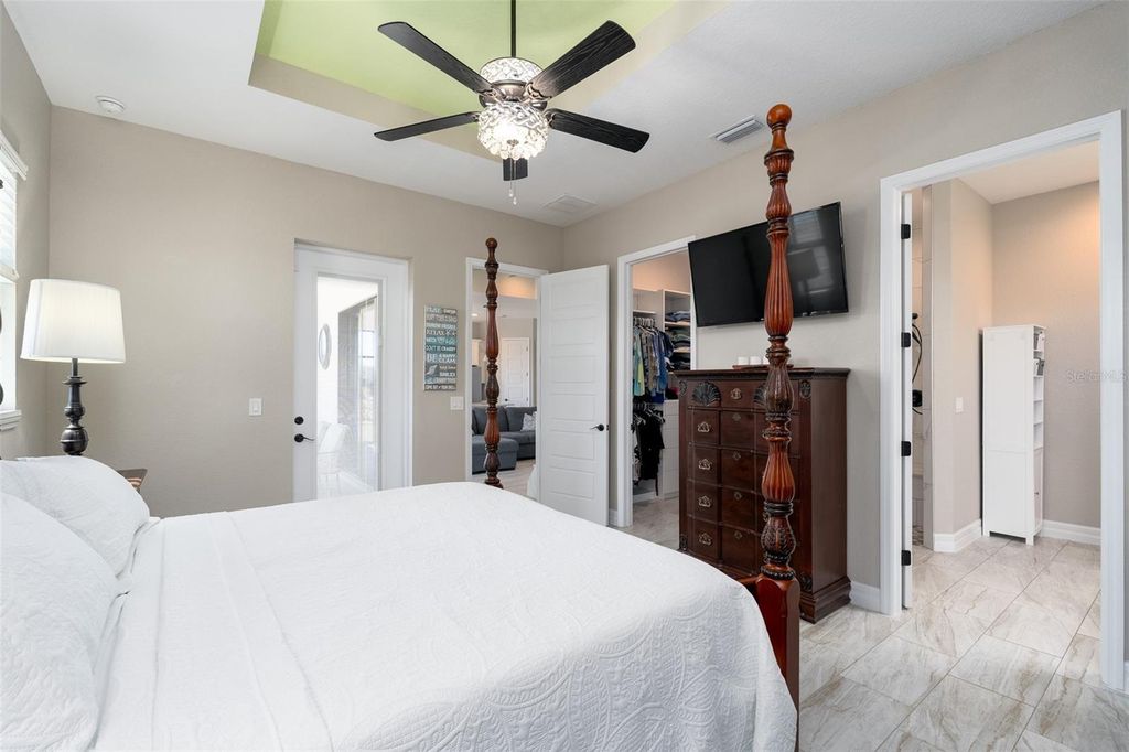 Image 27 of property listing at 151 LIME TREE PARK, Rotonda West, FL 33947