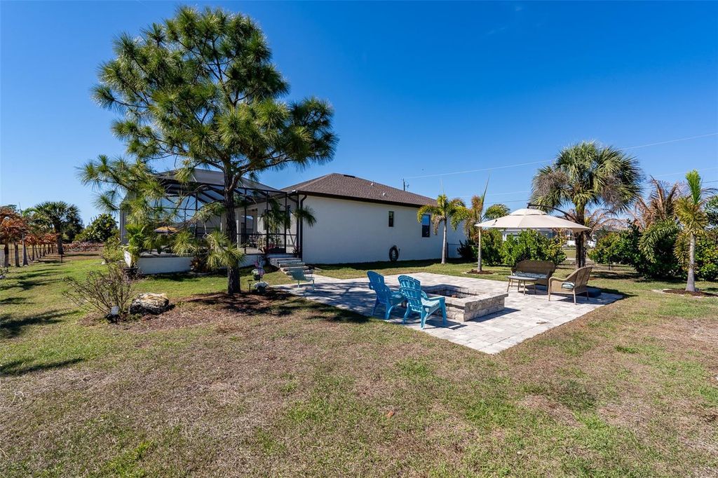 Image 45 of property listing at 151 LIME TREE PARK, Rotonda West, FL 33947