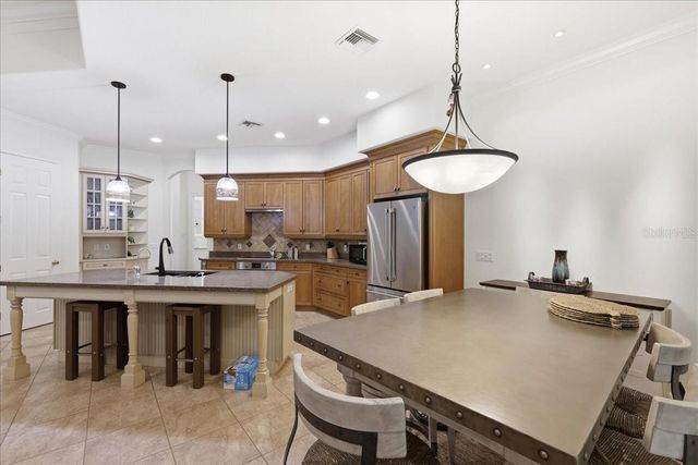 6124 FOXFIELD COURT, Windermere, FL 34786
