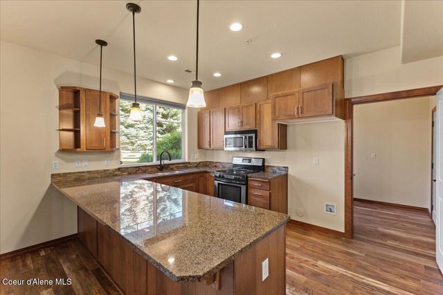 8786 N Avalanche LN, Hayden, ID 83835