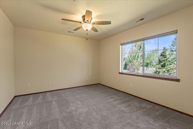 8786 N Avalanche LN, Hayden, ID 83835