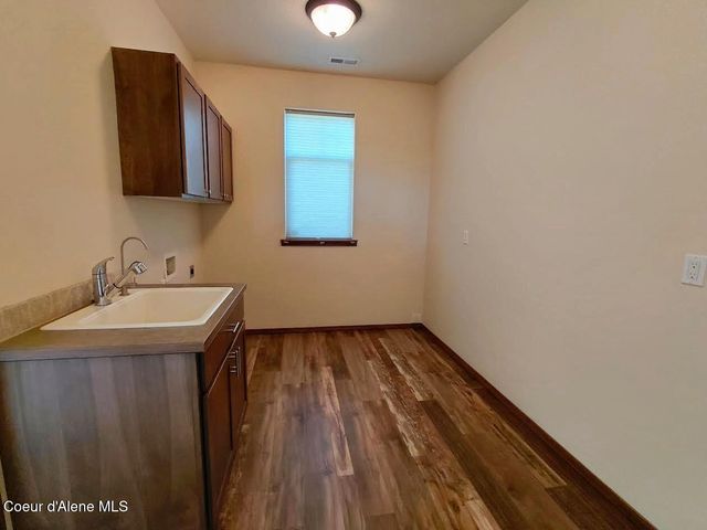 8786 N Avalanche LN, Hayden, ID 83835