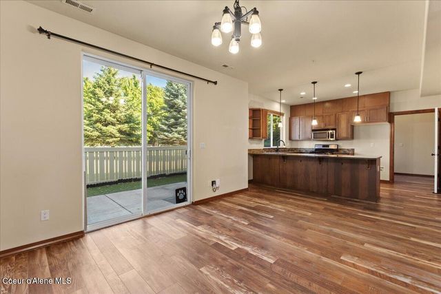 8786 N Avalanche LN, Hayden, ID 83835