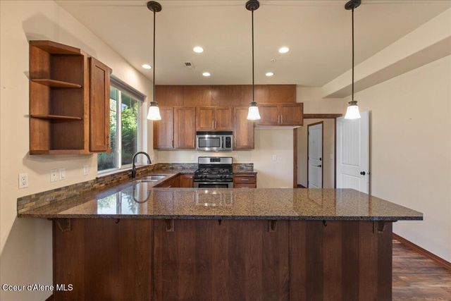 8786 N Avalanche LN, Hayden, ID 83835