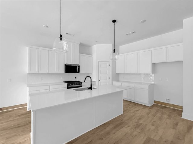 2811 N Grey Squirrel Drive, Fayetteville, AR 72704