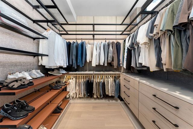 661 Melaleuca Ln, Miami, FL 33137