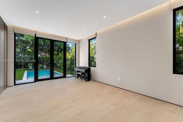 661 Melaleuca Ln, Miami, FL 33137