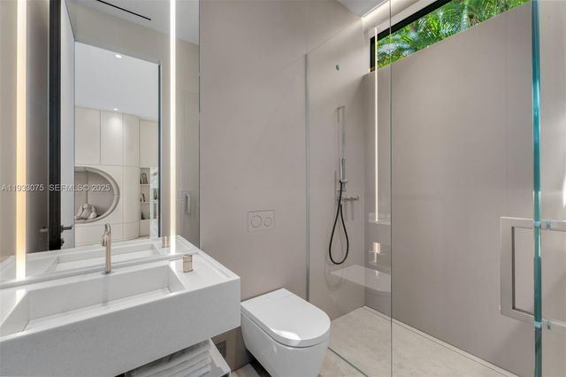 661 Melaleuca Ln, Miami, FL 33137