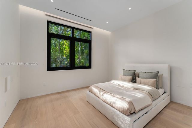 661 Melaleuca Ln, Miami, FL 33137