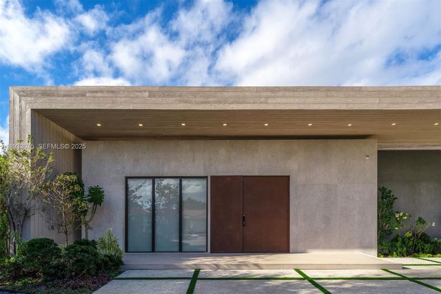 661 Melaleuca Ln, Miami, FL 33137