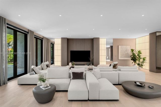 661 Melaleuca Ln, Miami, FL 33137