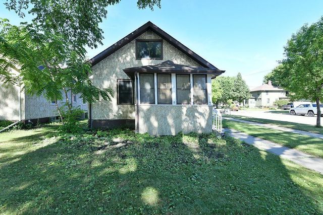 901 5th Street S, Moorhead, MN 56560