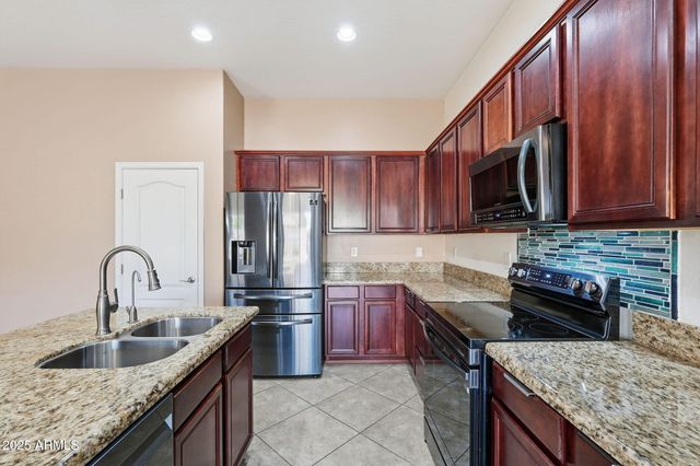 146 W BLUE LAGOON Drive, Casa Grande, AZ 85122