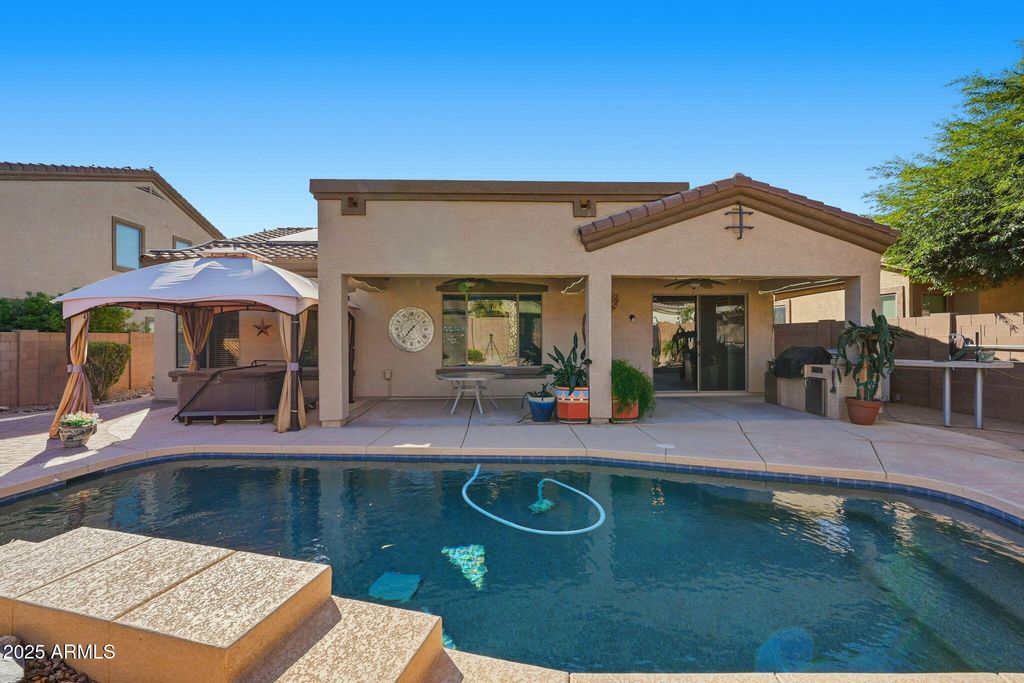 146 W BLUE LAGOON Drive, Casa Grande, AZ 85122