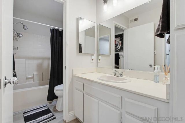 9418 Twin Trails Dr 102, San Diego, CA 92129