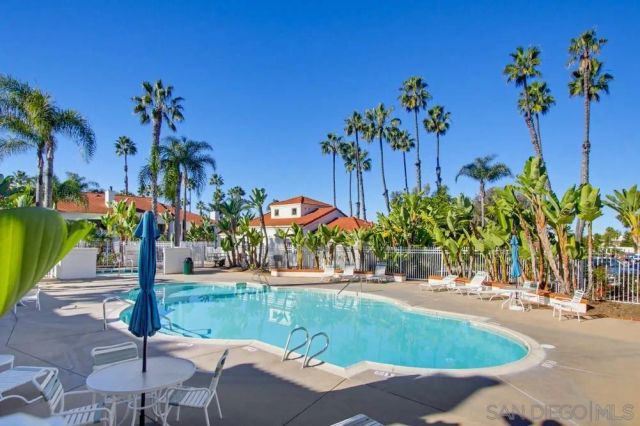 9418 Twin Trails Dr 102, San Diego, CA 92129