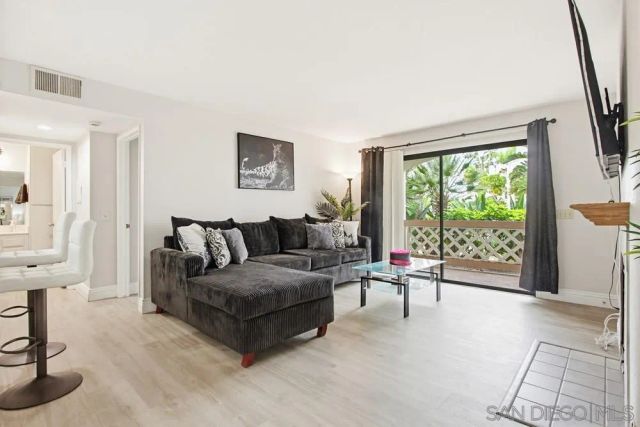 9418 Twin Trails Dr 102, San Diego, CA 92129