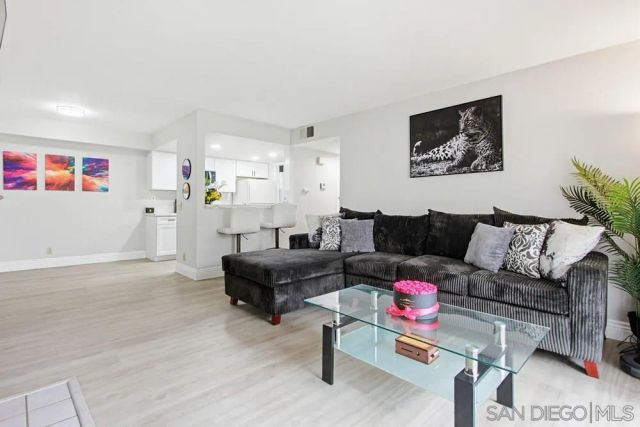 9418 Twin Trails Dr 102, San Diego, CA 92129