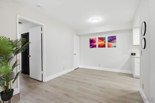 9418 Twin Trails Dr 102, San Diego, CA 92129