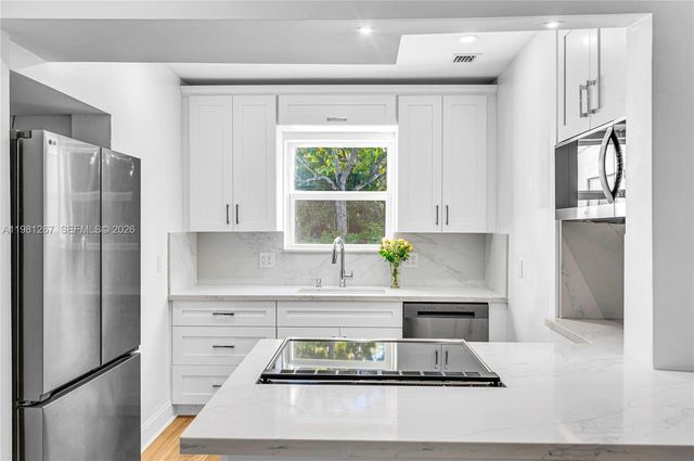 1960 NE 182nd St, North Miami Beach, FL 33162