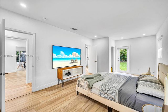 1960 NE 182nd St, North Miami Beach, FL 33162